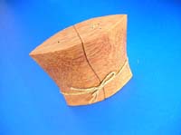 Wooden pepper salt shaker