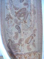 gold-sparkling-pashmina-shawl-604m-wave-paisley