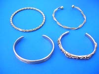 Assorted fashion bronze bangle