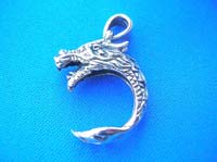 Bending dragon pendant