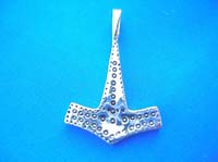 Anchor pendant with mini dotted design
