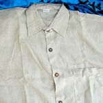 Extr-size man's short sleeve shirt wtih coconut button and front pocket